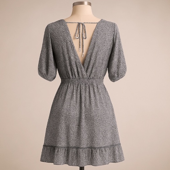 Sienna Sky Paisley  Open Back Dress l SIZE S - Picture 2 of 4